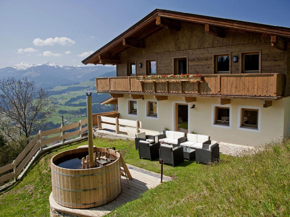 Chalet In Hopfgarten In Brixental With Hot Tub Hopfgarten im Brixental Exterior photo
