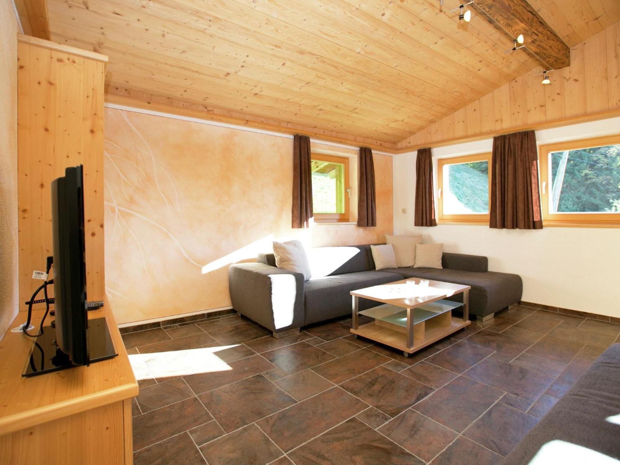 Chalet In Hopfgarten In Brixental With Hot Tub Hopfgarten im Brixental Exterior photo