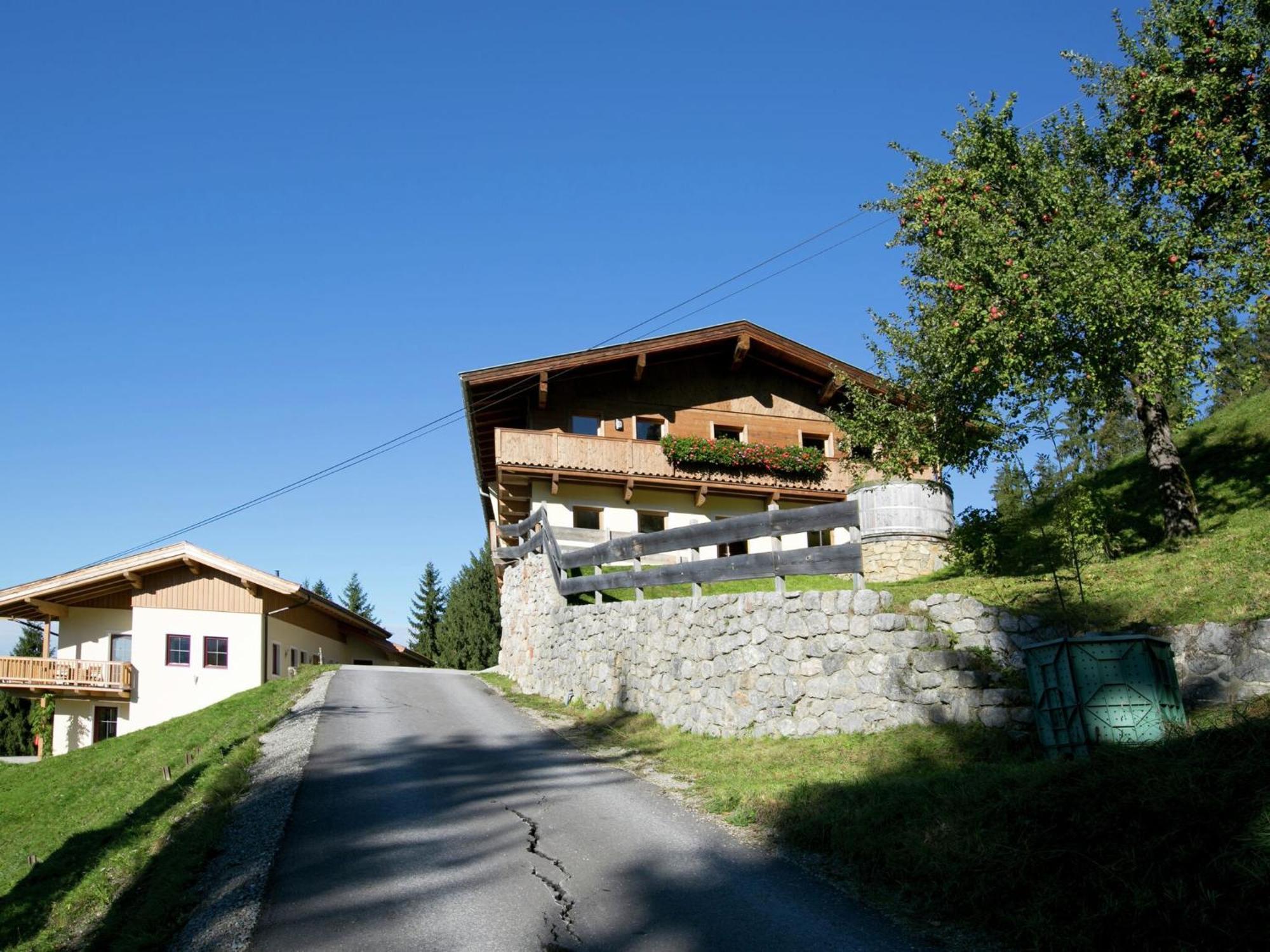 Chalet In Hopfgarten In Brixental With Hot Tub Hopfgarten im Brixental Exterior photo