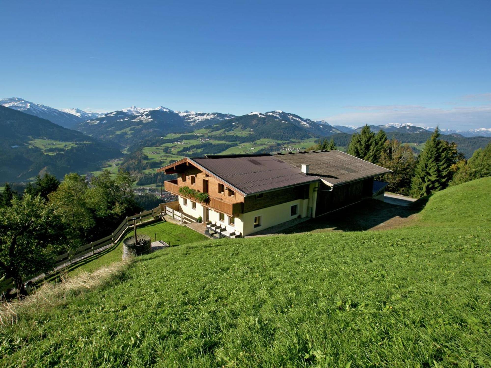 Chalet In Hopfgarten In Brixental With Hot Tub Hopfgarten im Brixental Exterior photo